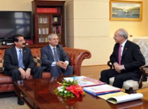 Taksim izni alamayan heyetten CHP'ye ziyaret