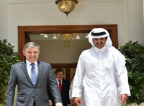Abdullah Gül'den sürpriz Katar ziyareti