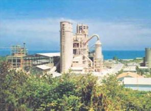 Çimento fabrikasında patlama: 5 yaralı