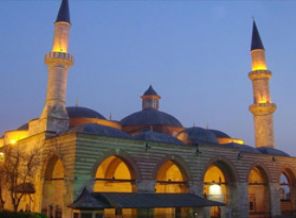 İstanbul’da vatandaşlar camilere akın etti