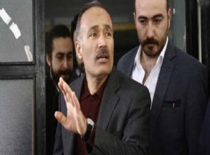 Tutuklanan polislerin serbest bırakılması için yeni bir oyun