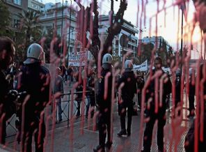 Göçmenlere destek yürüyüşleri