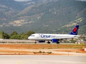 İzmir uçağında bomba paniği