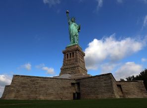 Özgürlük Heykeli'ne bomba ihbarı