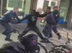 Türk genci polis şiddetini kaydetti