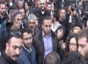 Yürüyüşe polis engeli