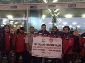 İHH acil yardım ekibi Nepal'de