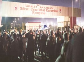 Hakim adeta canlı bir bomba gibi davranmış!