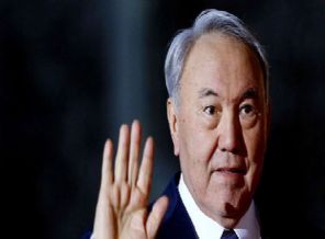 Nazarbayev yeniden devlet başkanı seçildi