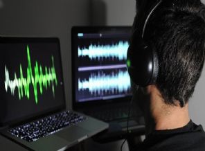 Gözaltındaki 18 polis adliyeye sevk edildi