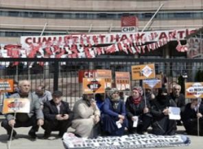 CHP Genel Merkezi önünde eylem