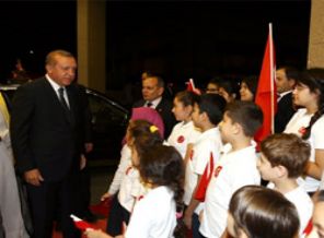 Cumhurbaşkanı'na Kuveyt’te sürpriz karşılama