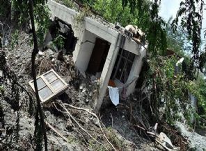 Nepal'de şimdi de toprak kayması! 250 kişiden haber alınamıyor