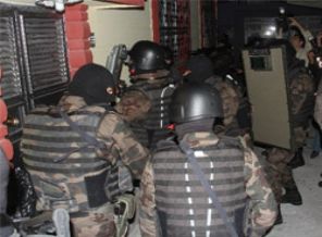 600 polisli operasyon: 25 gözaltı